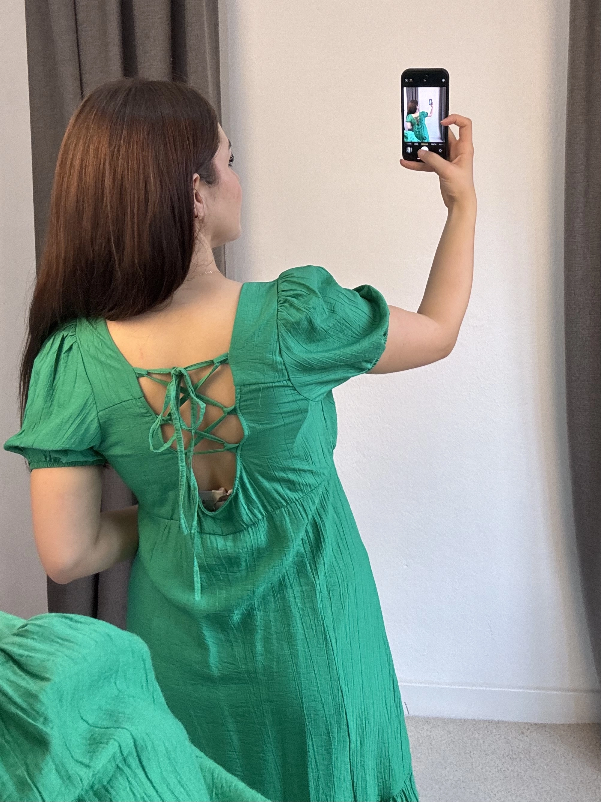 Sırt Bağlama Detaylı Elbise