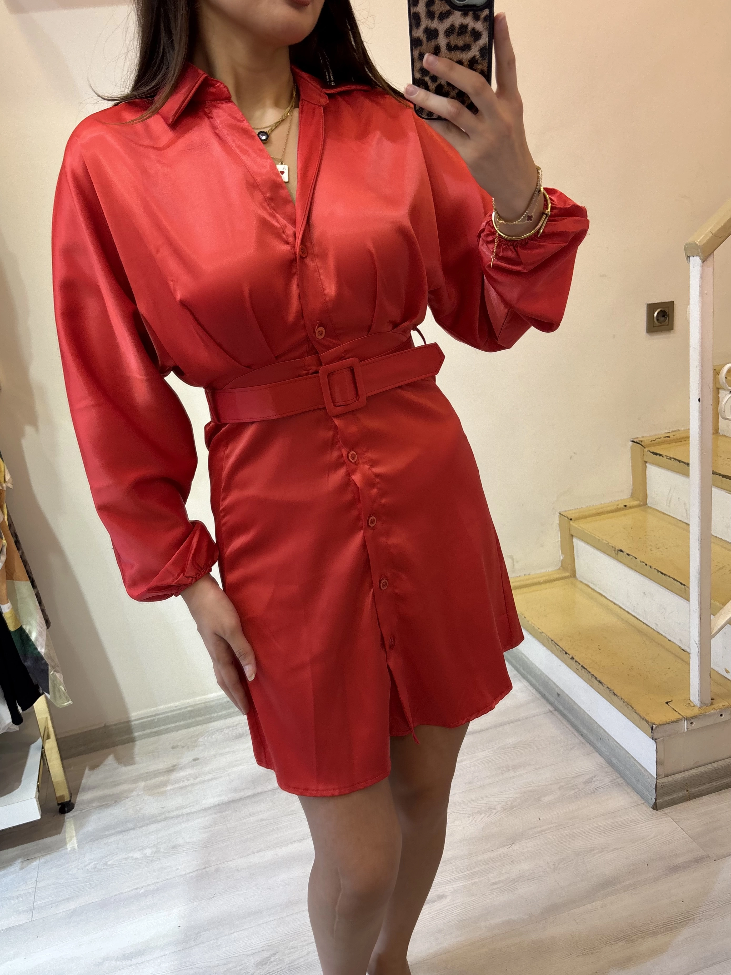 Kemer Detaylı Saten Kısa Elbise 