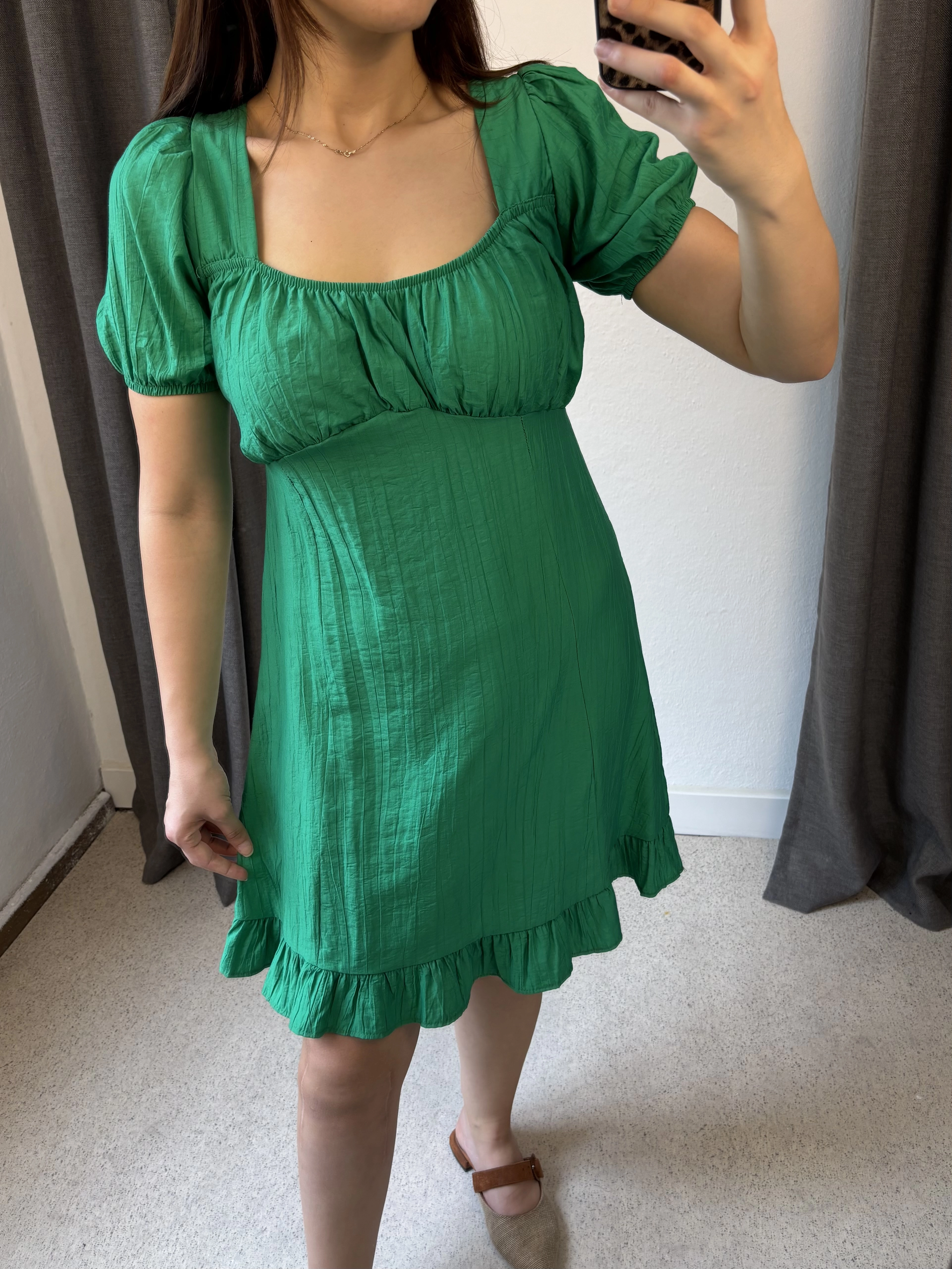 Sırt Bağlama Detaylı Elbise