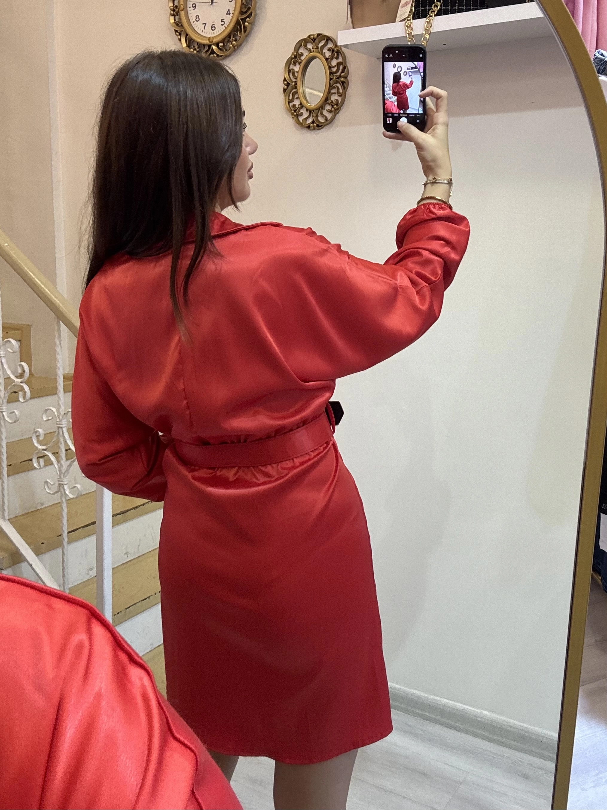 Kemer Detaylı Saten Kısa Elbise 