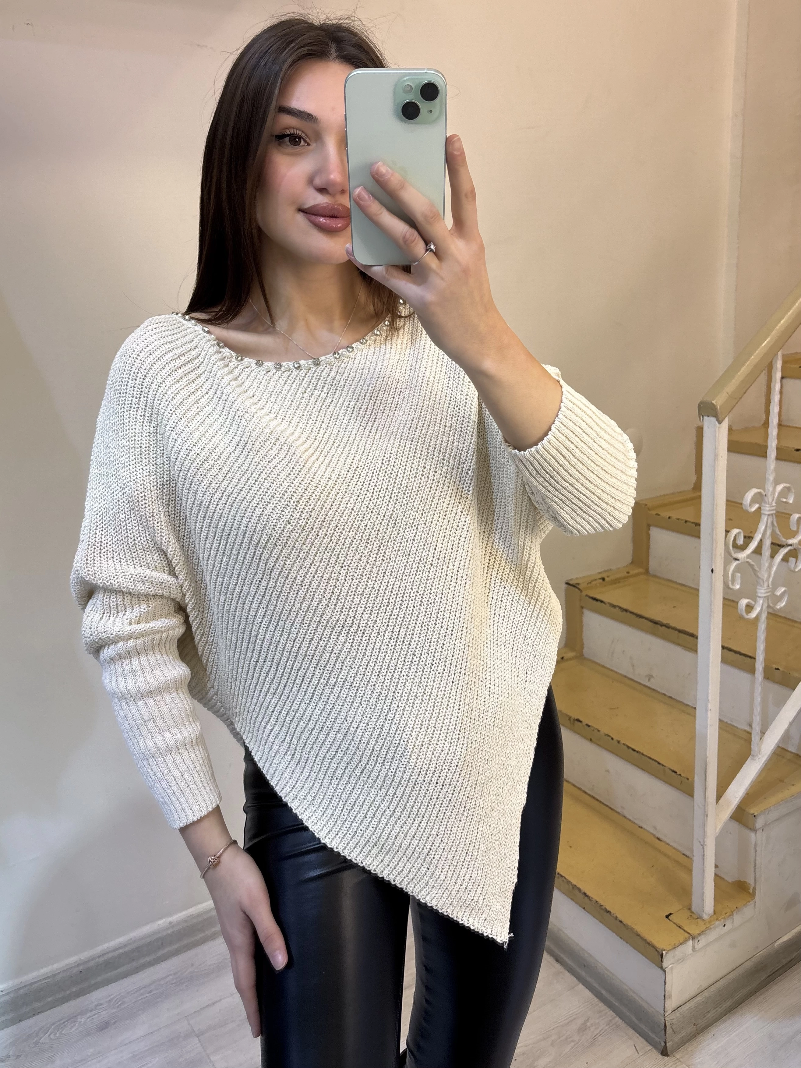 Taşlı Yaka Üçgen Merserize Bluz