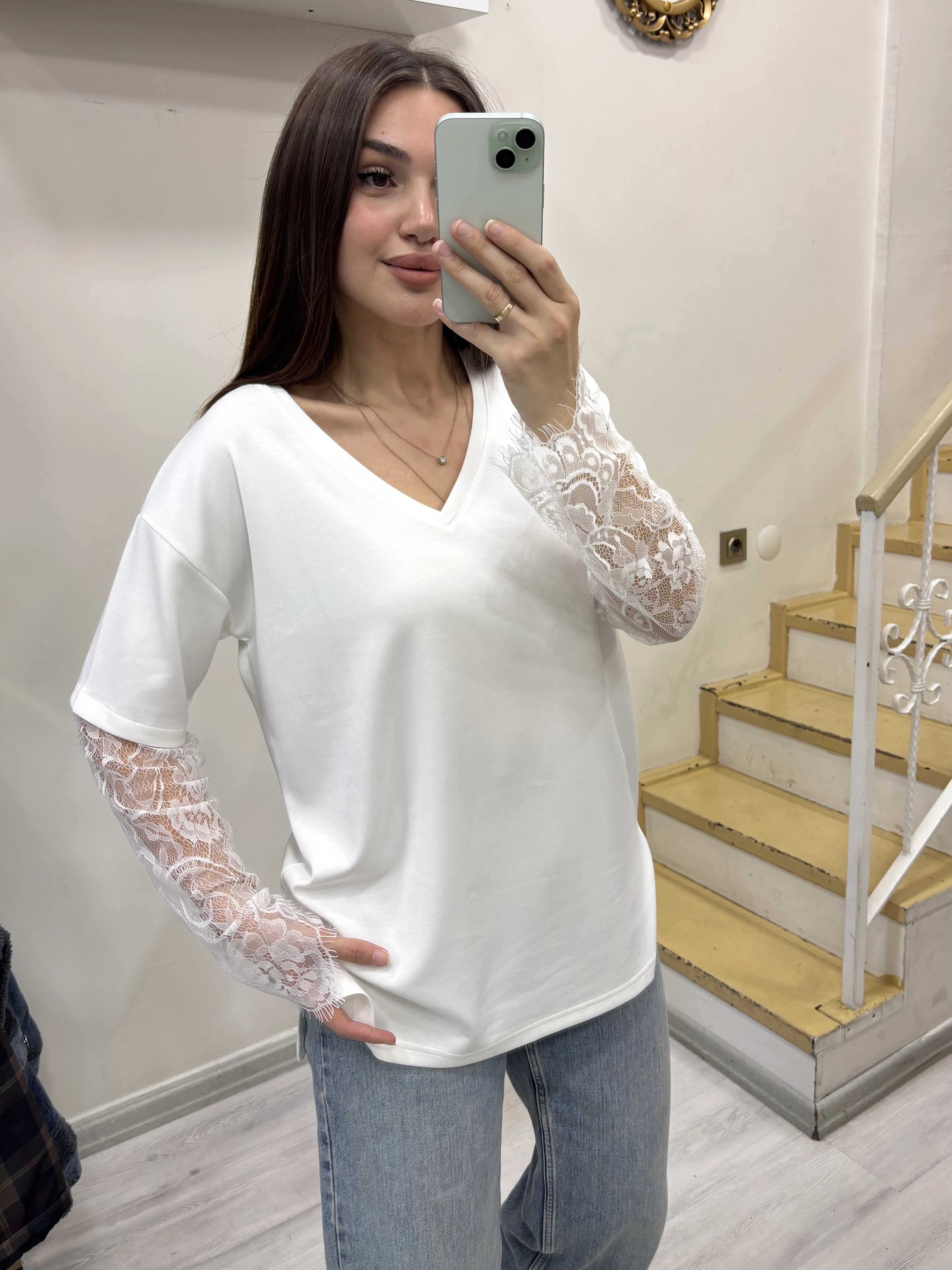 Kolu Dantelli Modal Kumaş V Yaka Tshirt