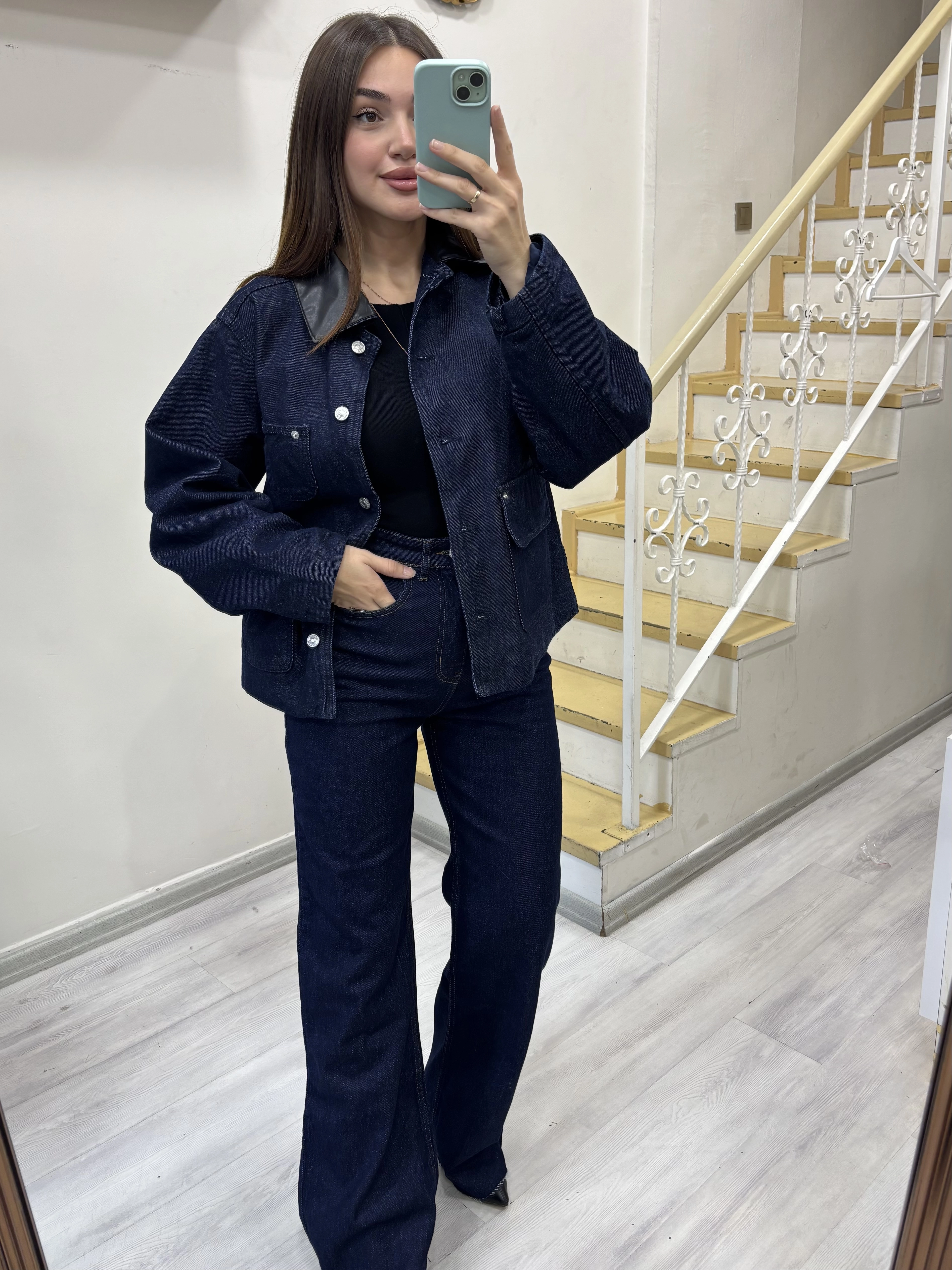 Yakası Deri Detaylı Denim Ceket