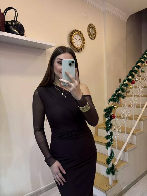 Düşük Omuz Tül Elbise 