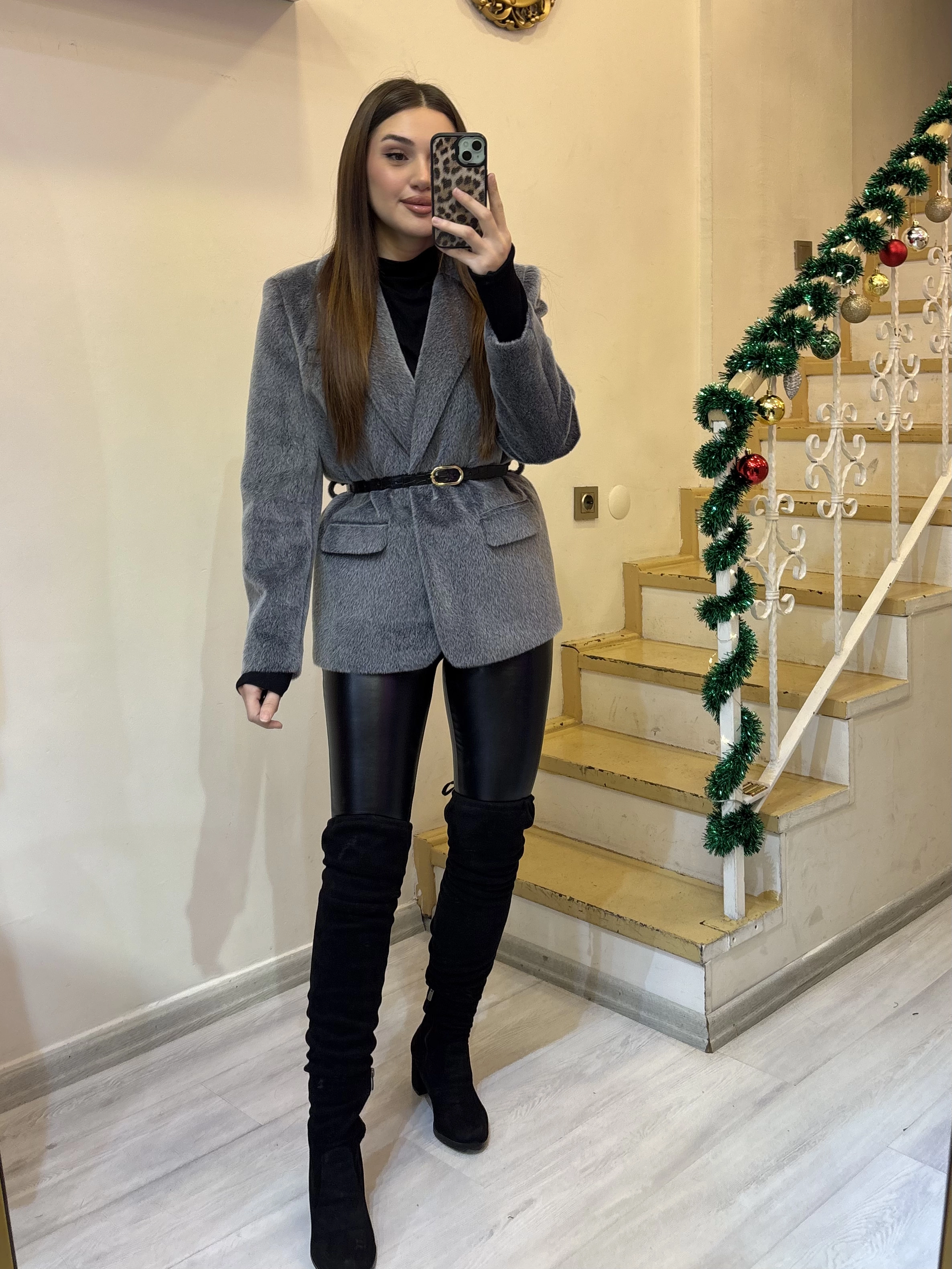 Peluş Kemerli Ceket