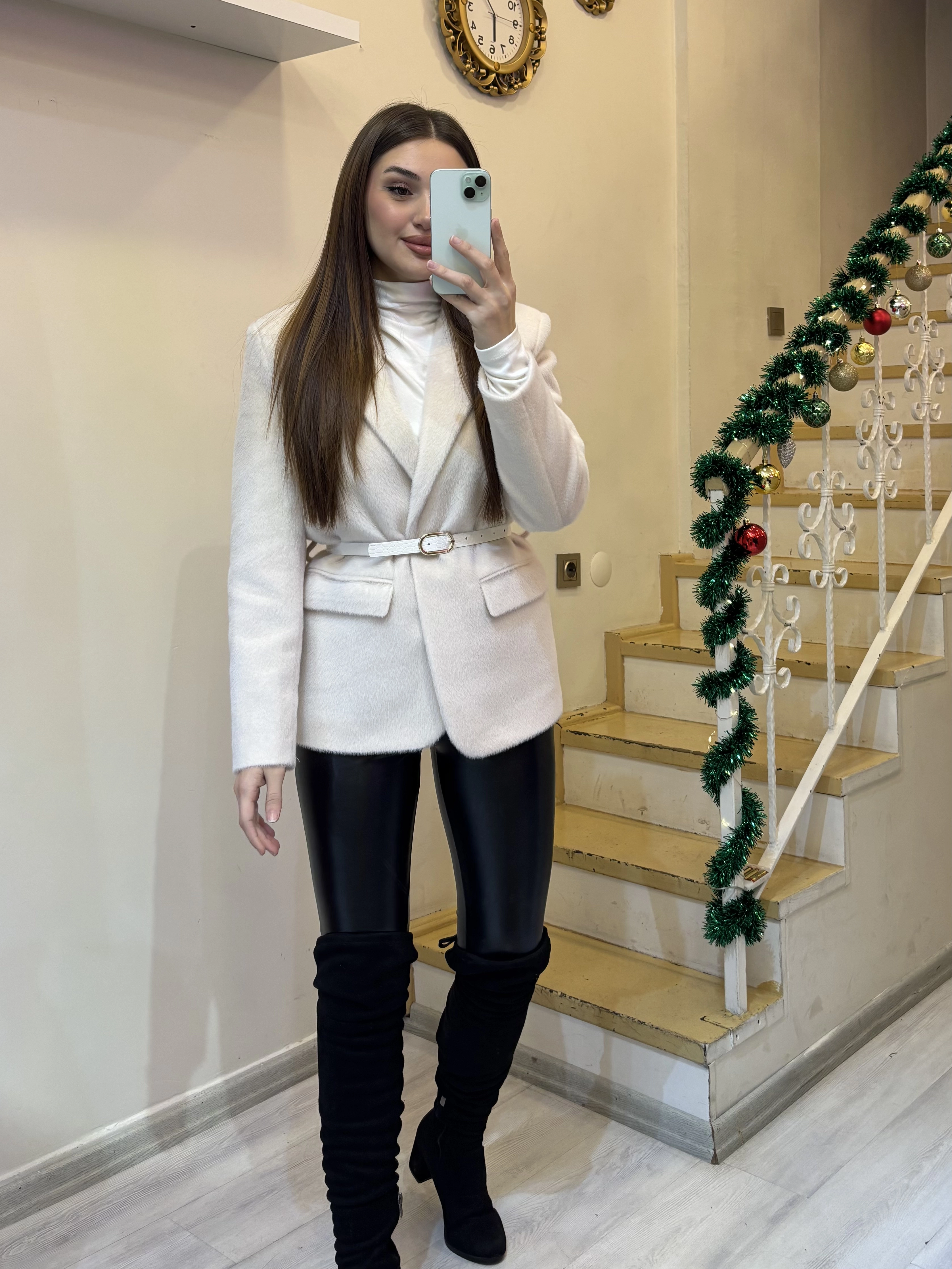 Peluş Kemerli Ceket