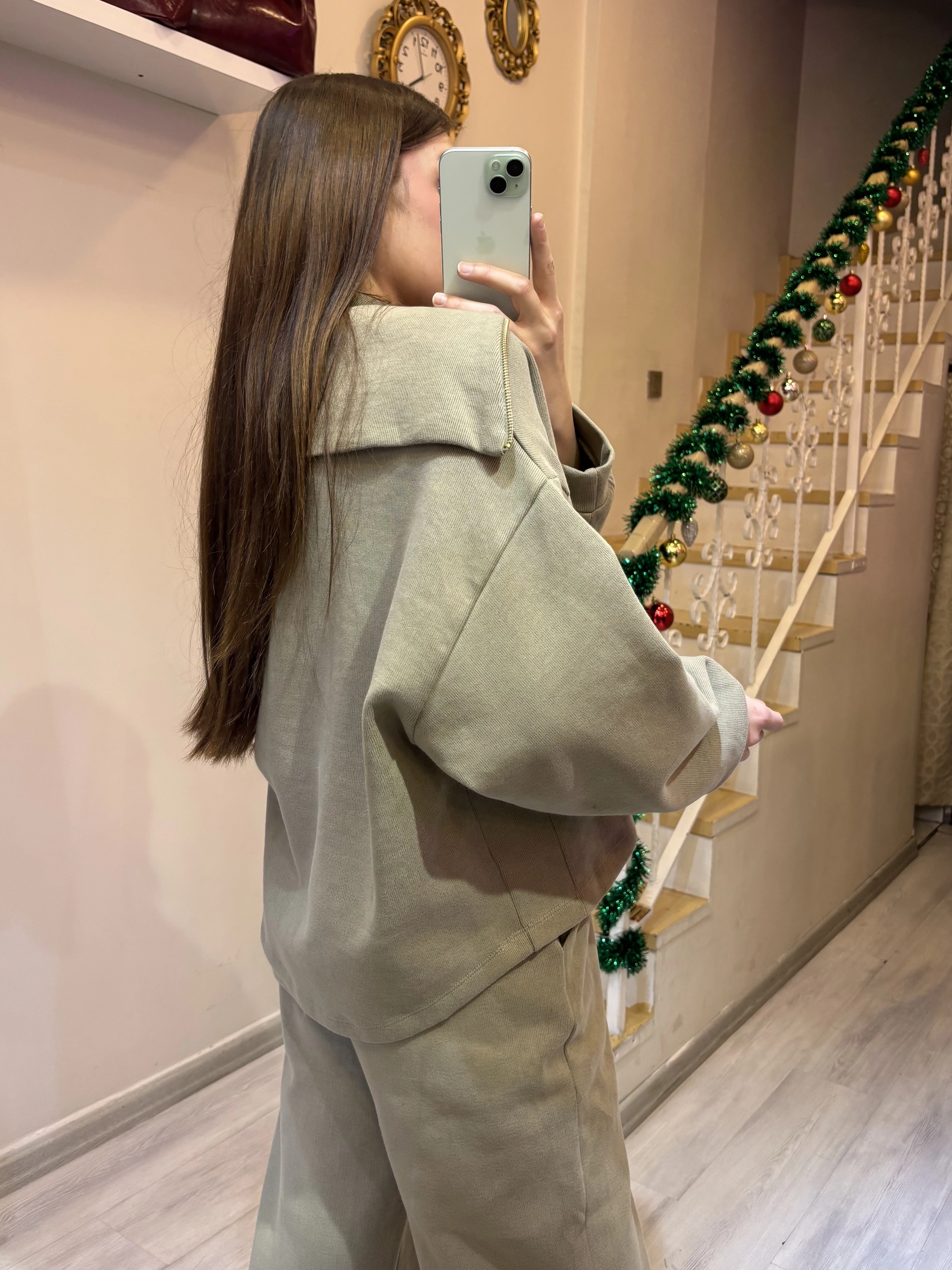 Geniş Yakalı Triko Takım 