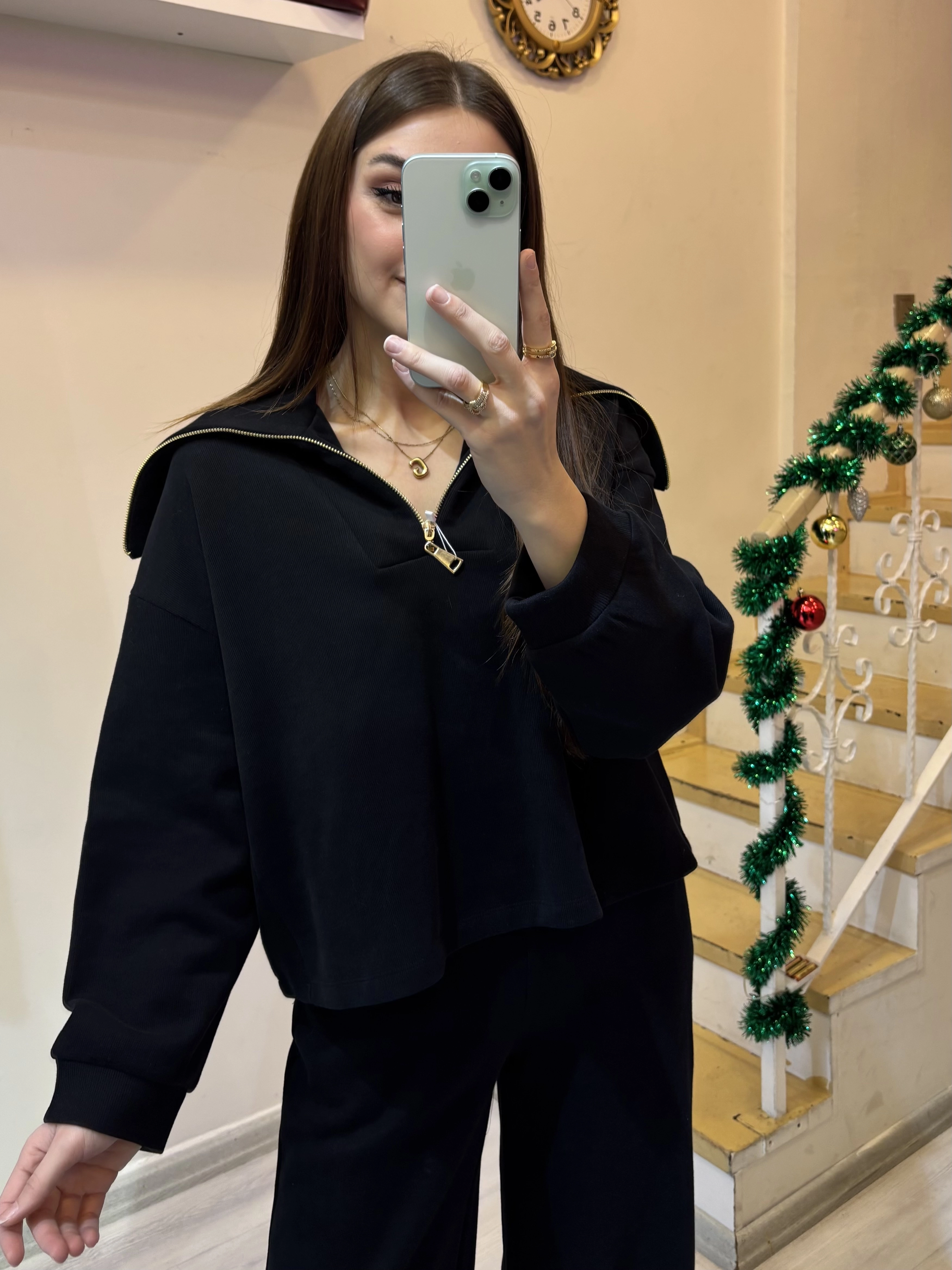 Geniş Yakalı Triko Takım 