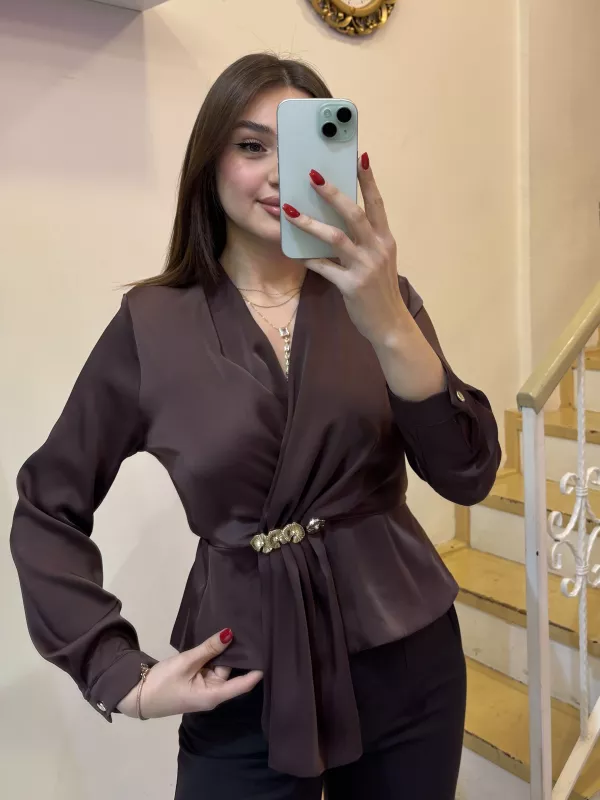 Kruvaze Saten Gold Aksesuarlı Bluz