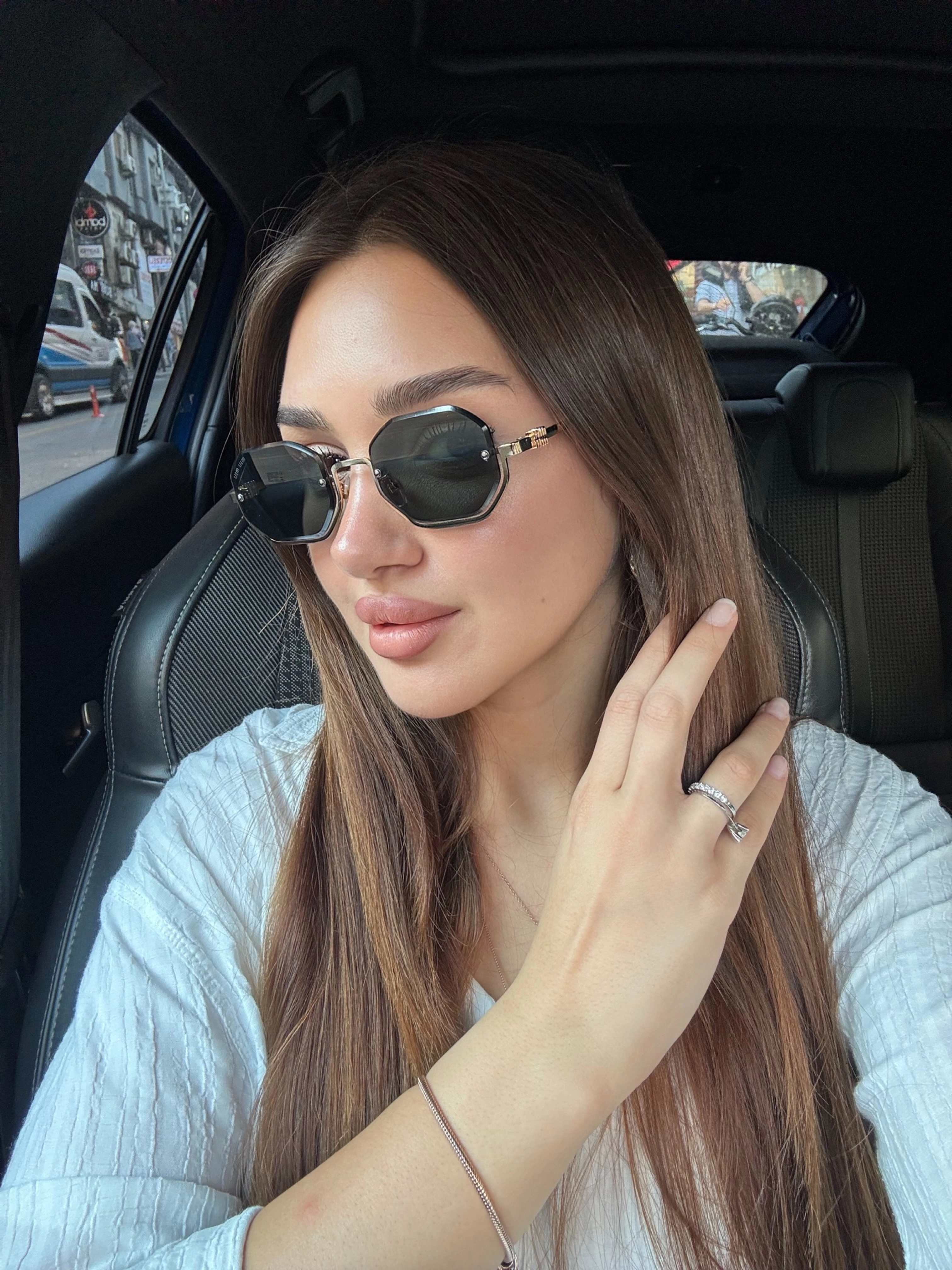 Miumiu Güneş Gözlüğü