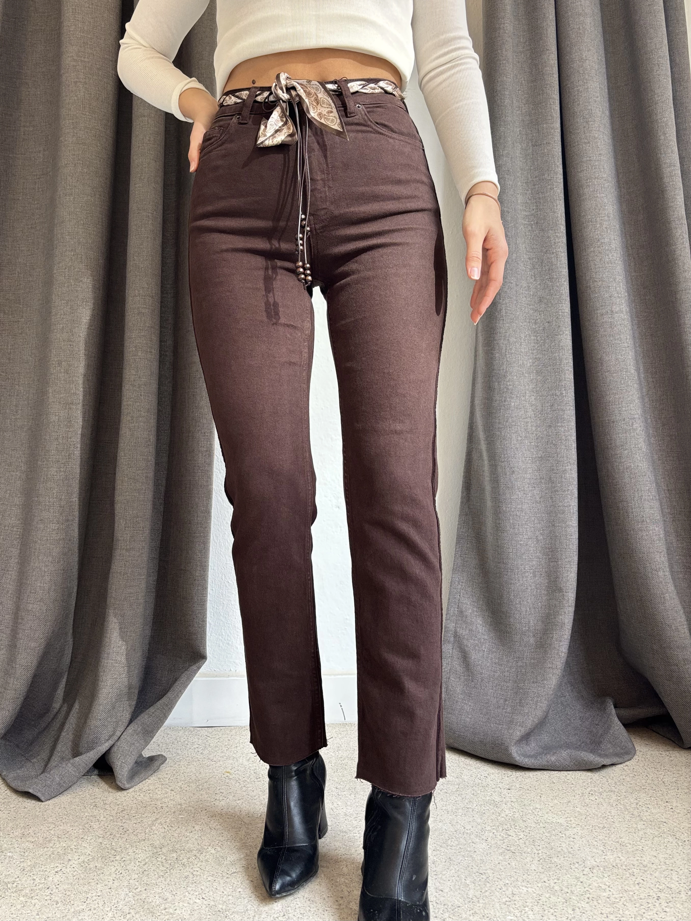 Şerit Detaylı Mom Fit Yüksek Bel Jean