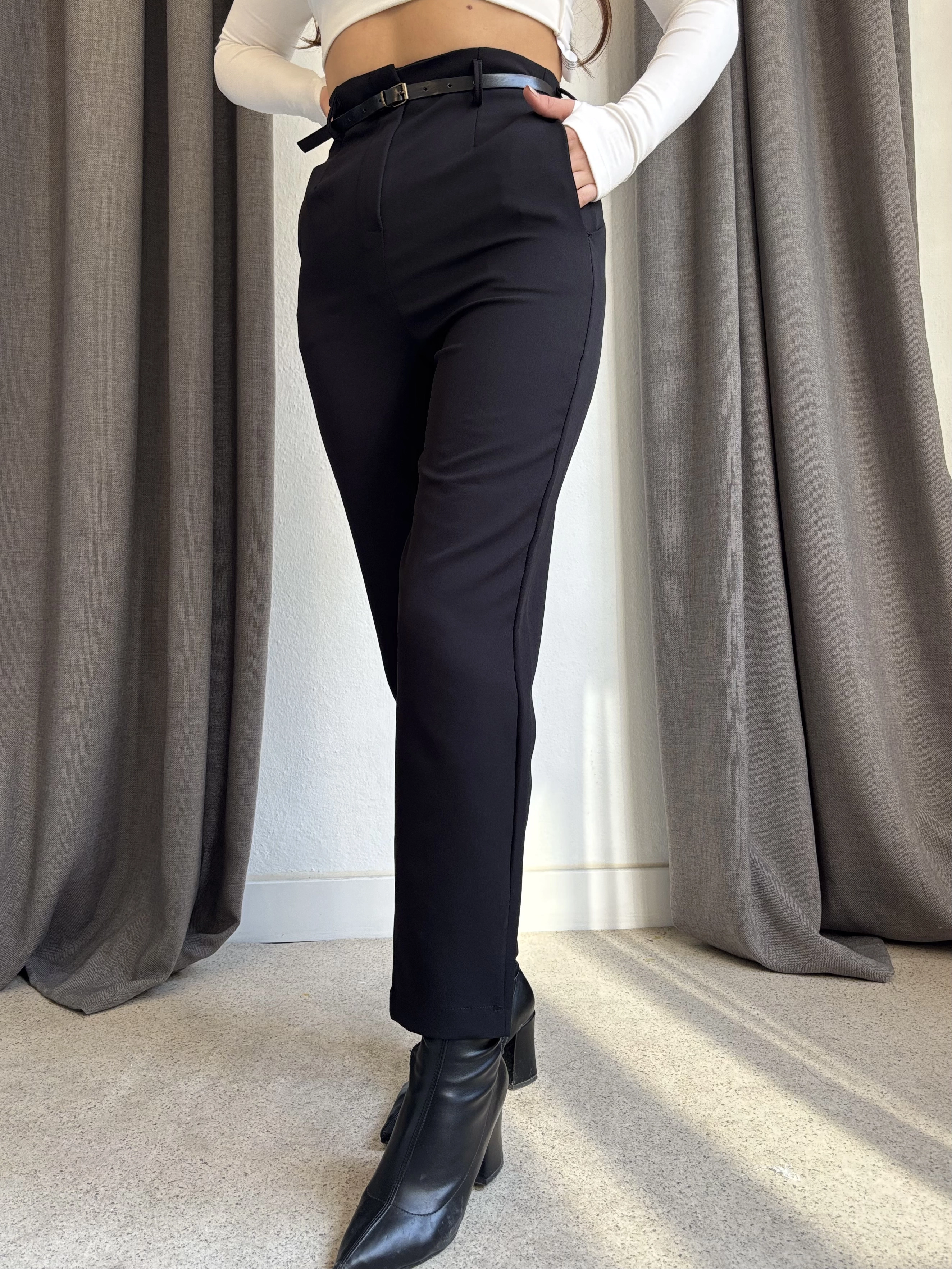 Pensli Flotalı Dar Paça Kemerli Pantolon