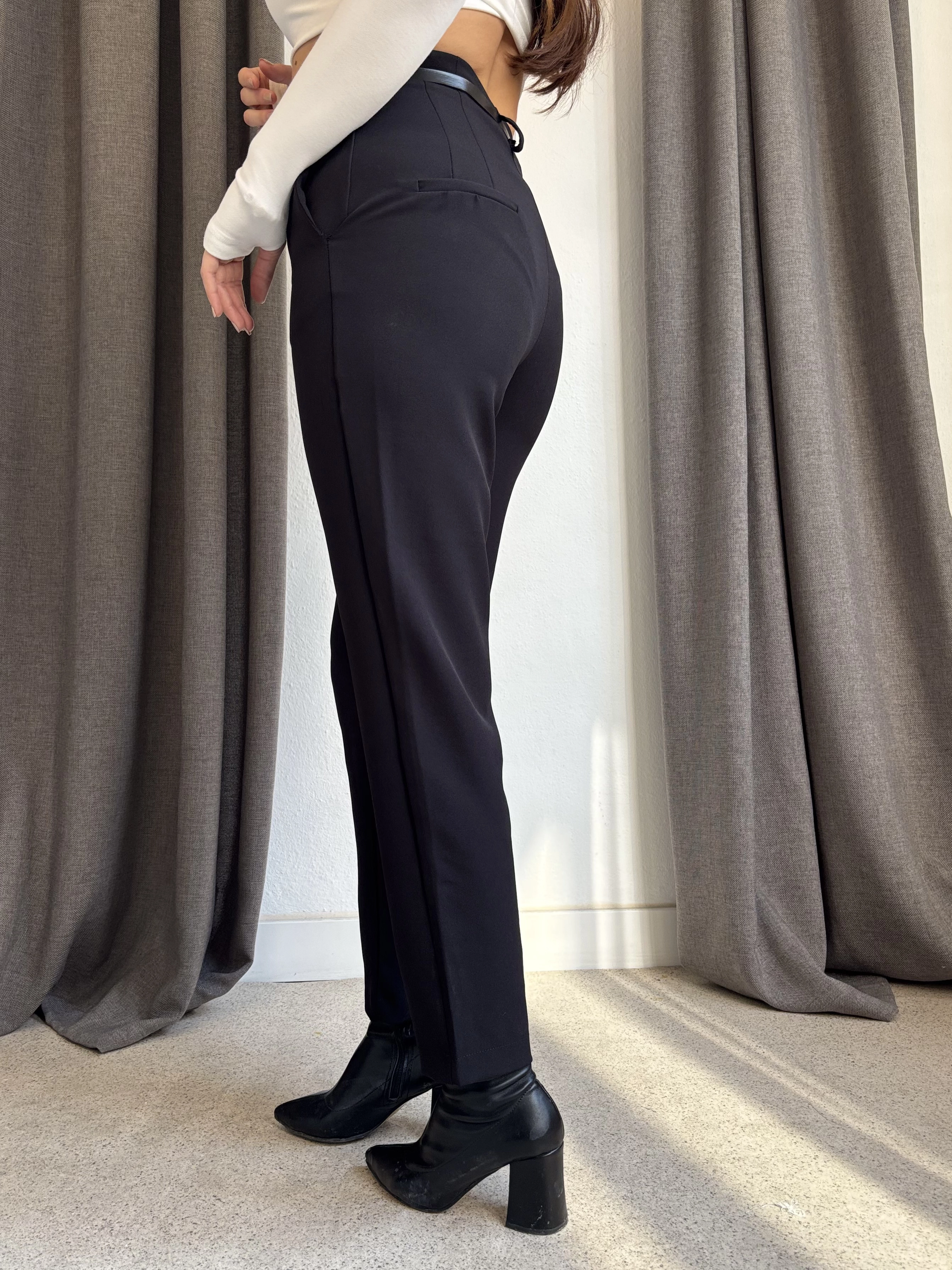 Pensli Flotalı Dar Paça Kemerli Pantolon