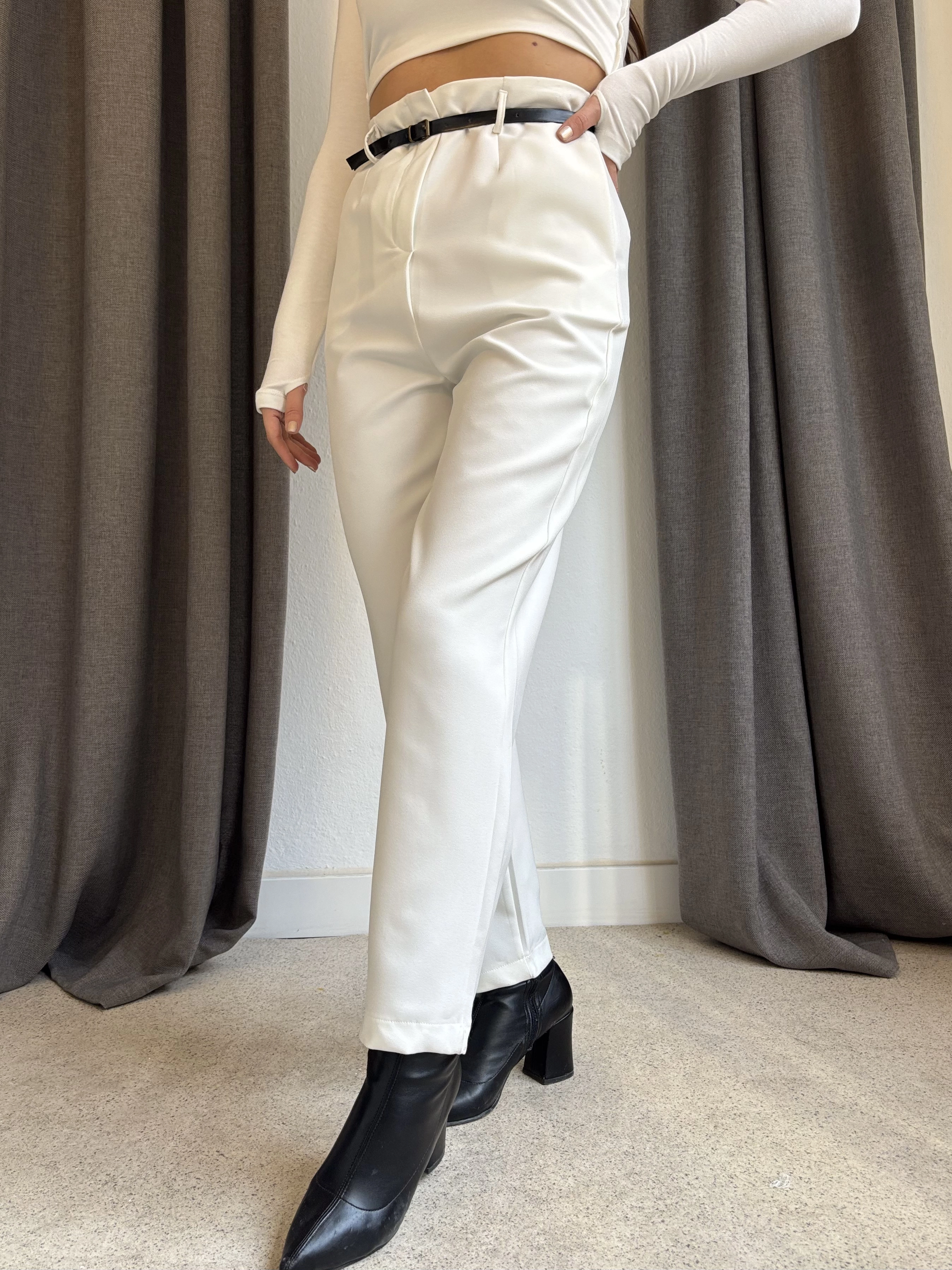 Pensli Flotalı Dar Paça Kemerli Pantolon