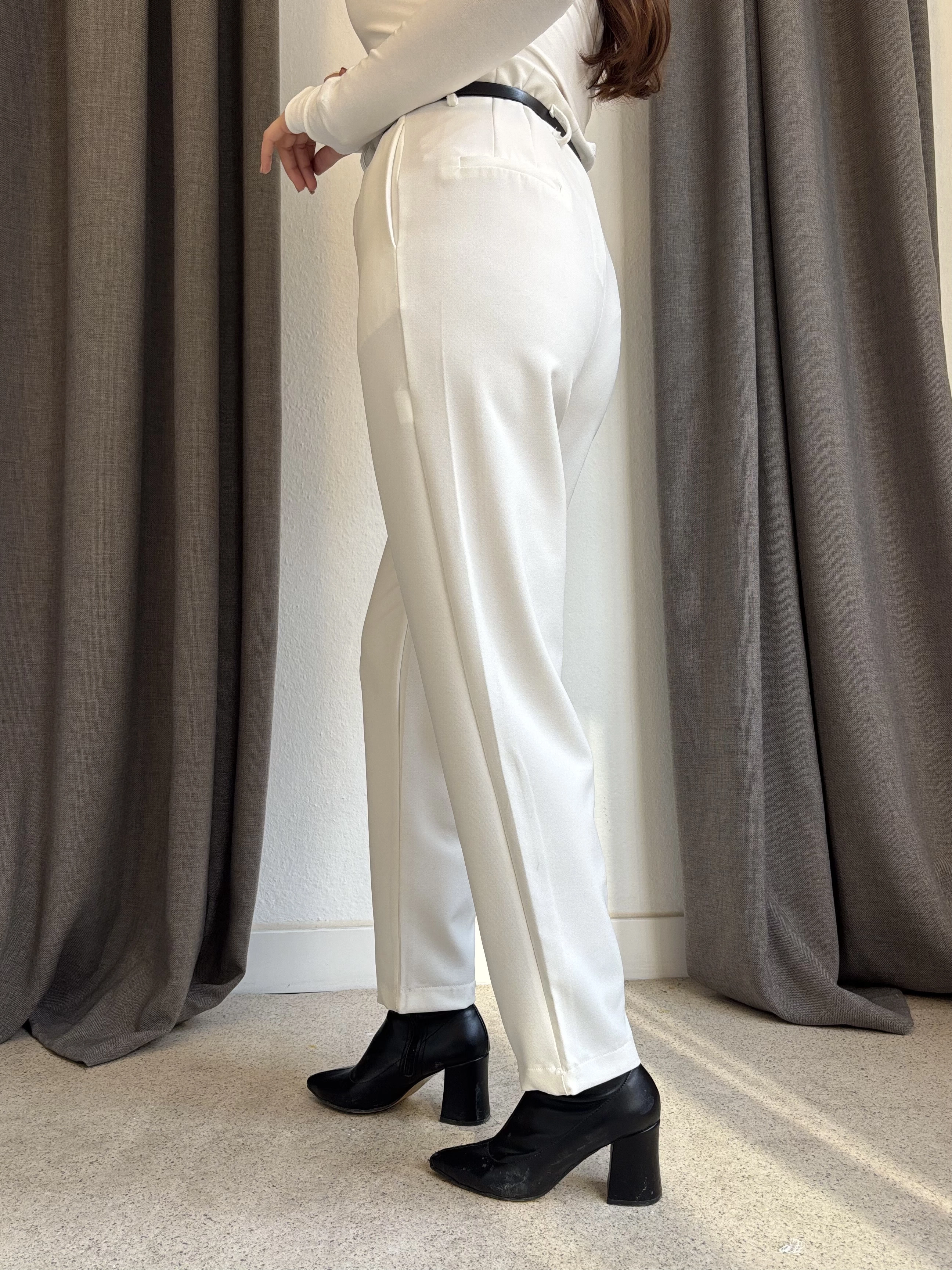 Pensli Flotalı Dar Paça Kemerli Pantolon