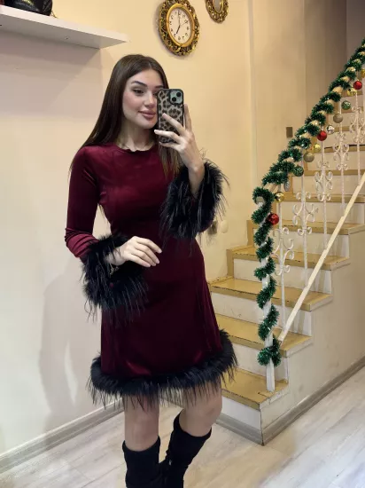 Kloş Kol Tüylü Elbise 