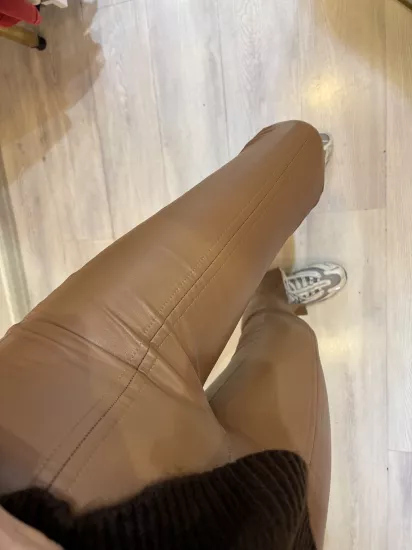 Taba Yırtmaçlı Mat Deri Tayt