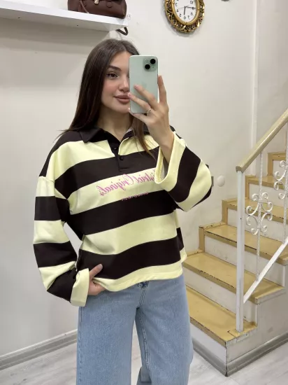 Çizgili Yazılı Dik Yaka Sweatshirt